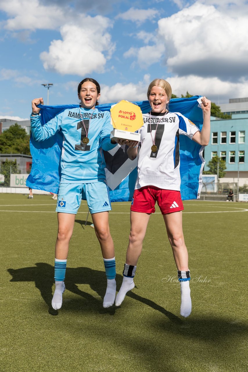 Bild 200 - wBJ Lotto Pokal Finale  Eimsbuetteler TV - Hamburger SV : Ergebnis: 0:3